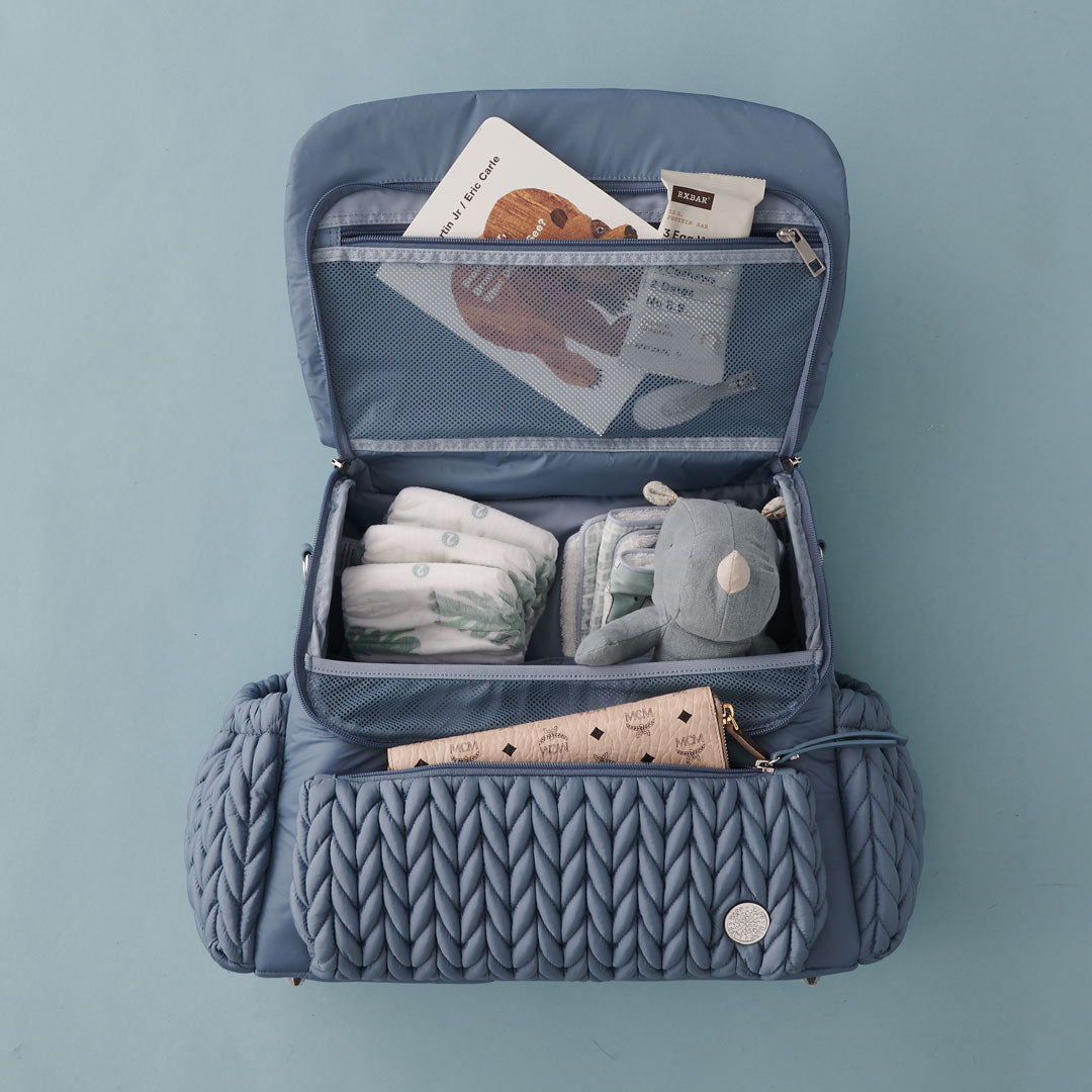 Mum & Co. 👜✨ – Elegant, durable, and made for moms who do it all.