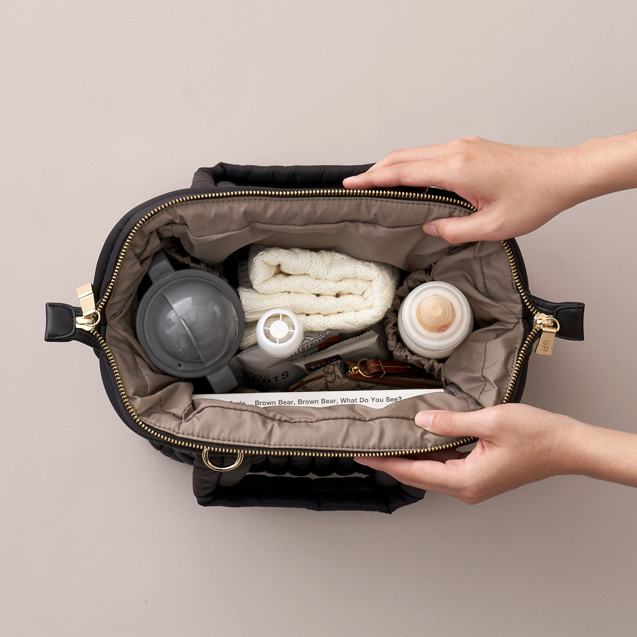 Mum & Co. 👜✨ – Elegant, durable, and made for moms who do it all.