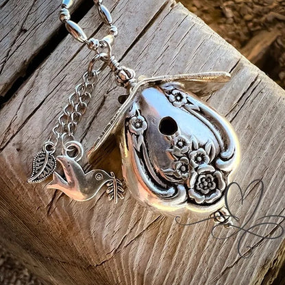 🔥⏰✨The 1951 "Magnolia" Birdhouse Necklace