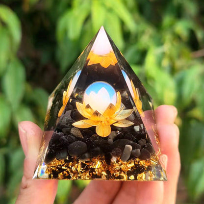 🔮Enigmatic Natural Crystal Pyramid Ornament